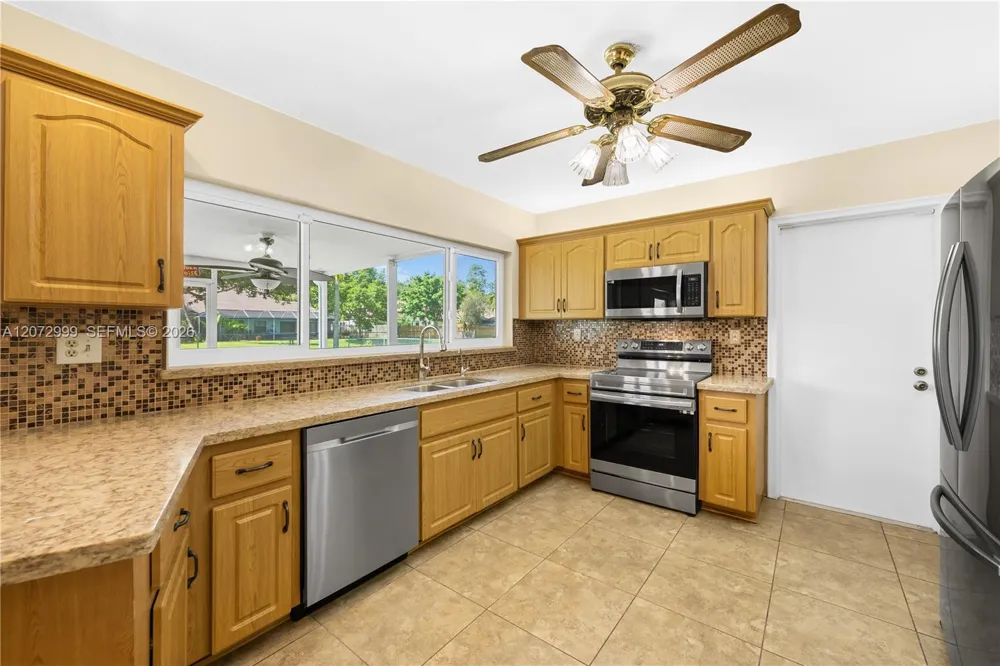 10370 NW 20th Ct Sunrise, FL 33322