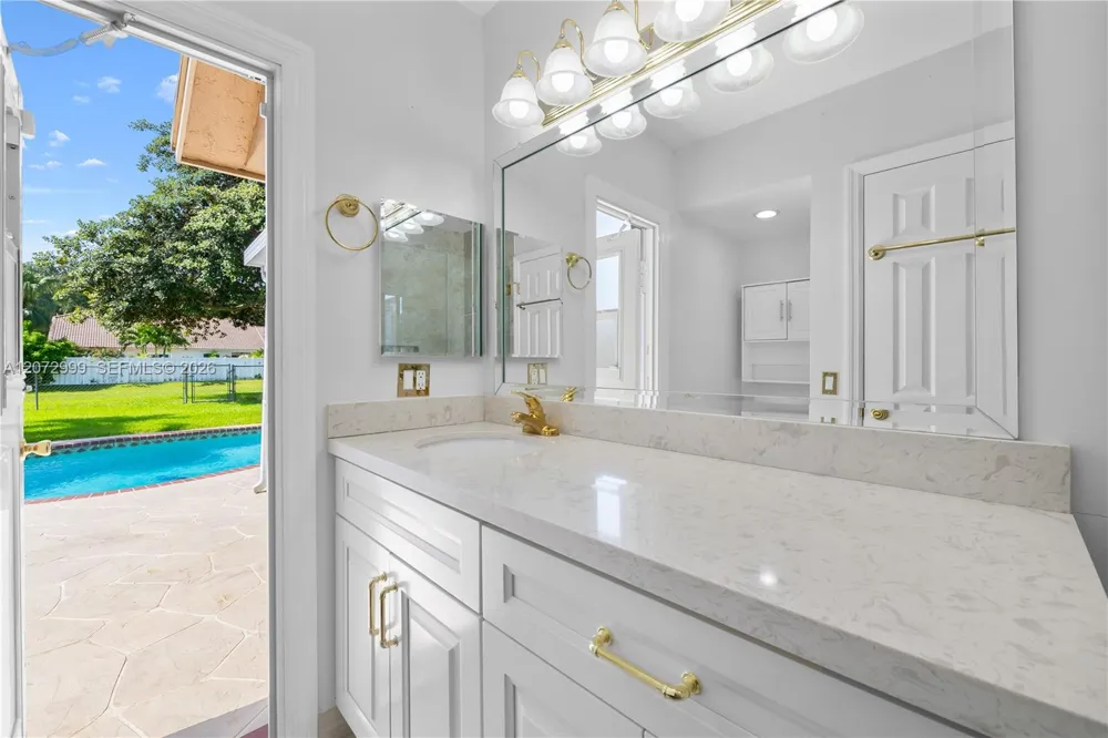 10370 NW 20th Ct Sunrise, FL 33322