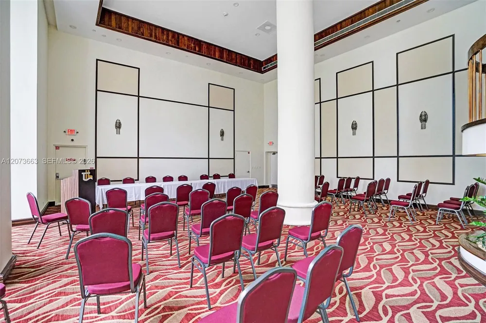20281 E Country Club Dr #404 Aventura, FL 33180