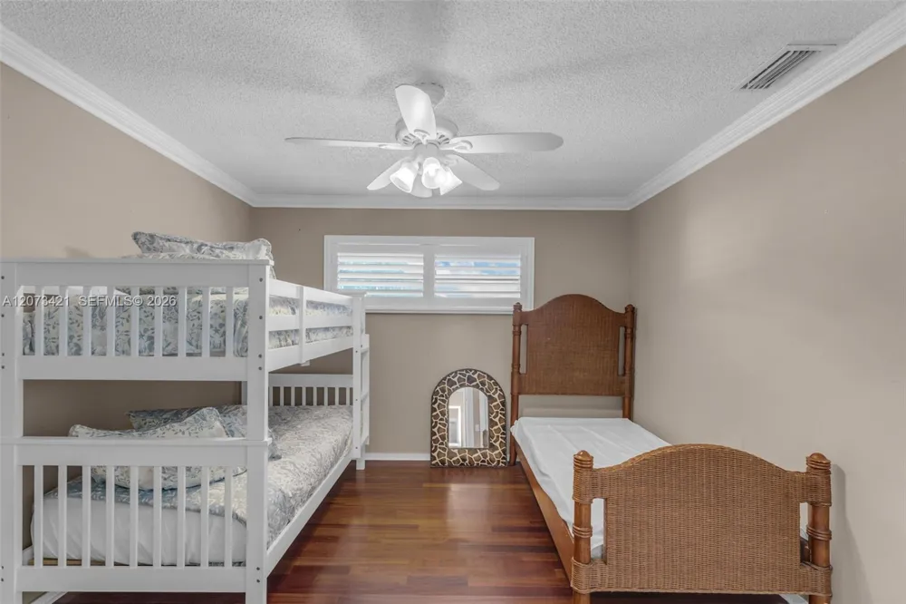 8390 SW 2nd St Miami, FL 33144