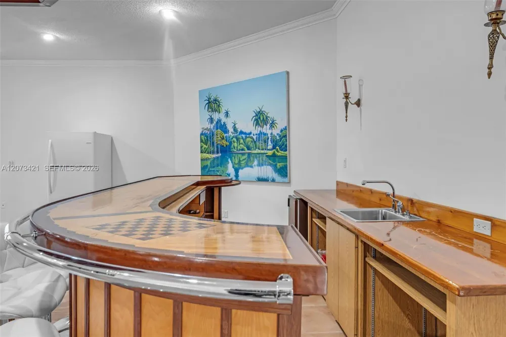 8390 SW 2nd St Miami, FL 33144