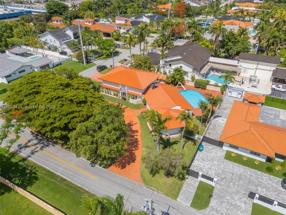 8390 SW 2nd St Miami, FL 33144