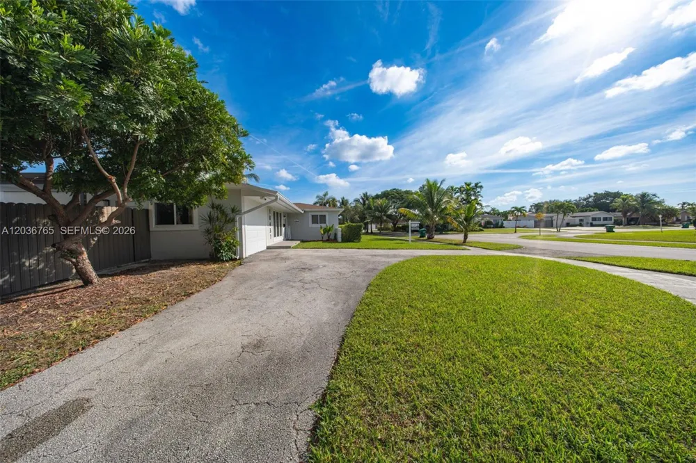 10431 SW 93rd St Miami, FL 33176