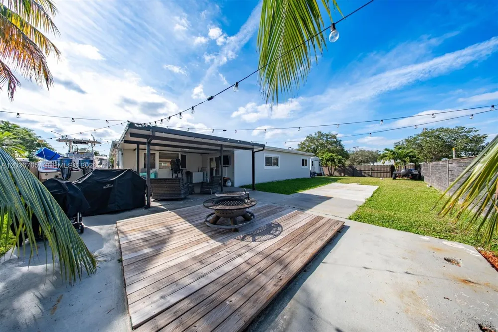 10431 SW 93rd St Miami, FL 33176
