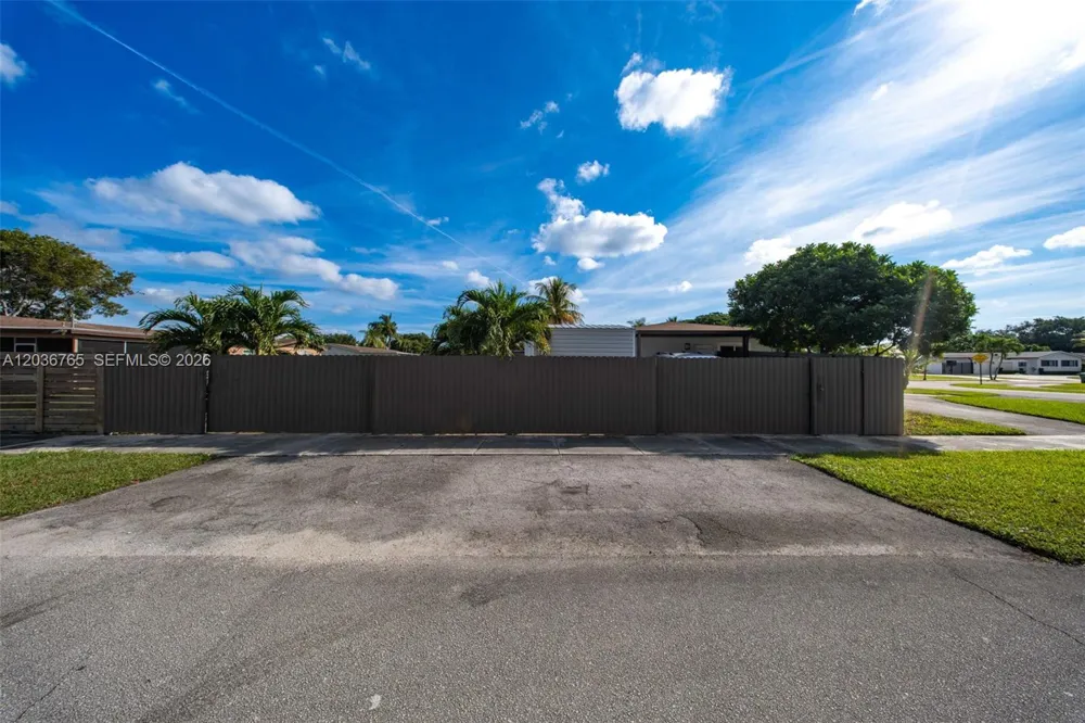 10431 SW 93rd St Miami, FL 33176