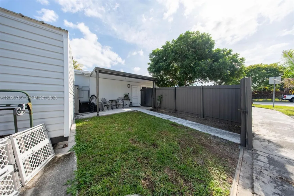 10431 SW 93rd St Miami, FL 33176