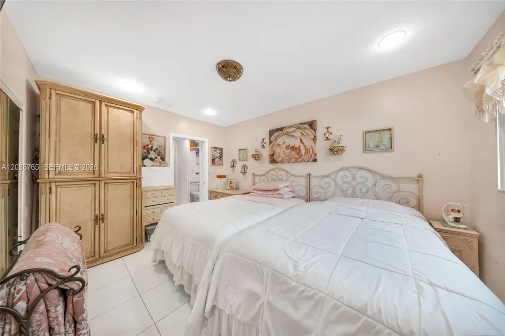 10431 SW 93rd St Miami, FL 33176