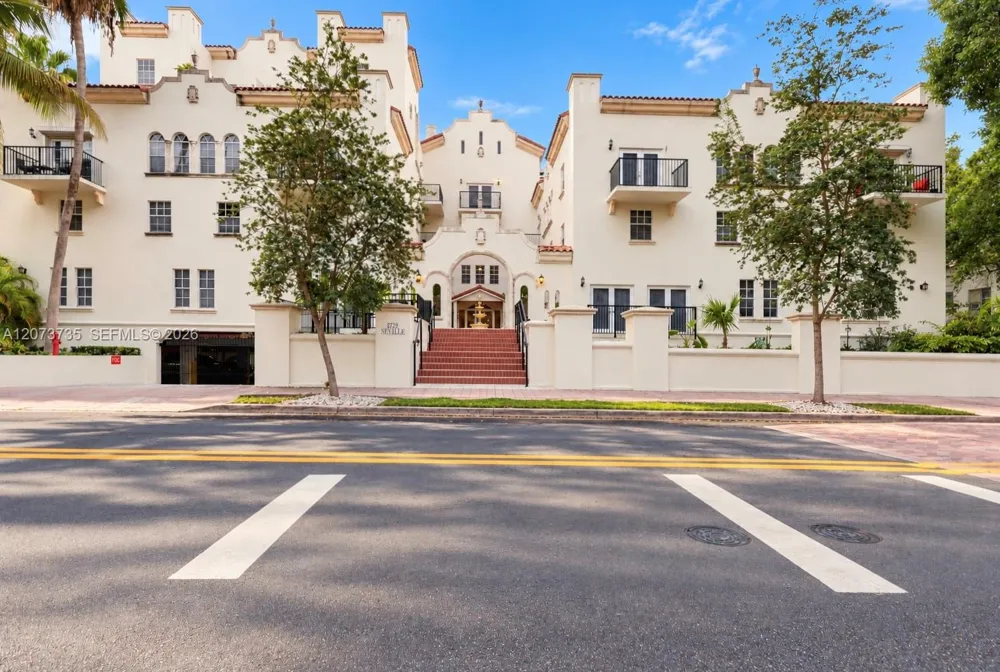 323 Navarre Ave #301 Coral Gables, FL 33134