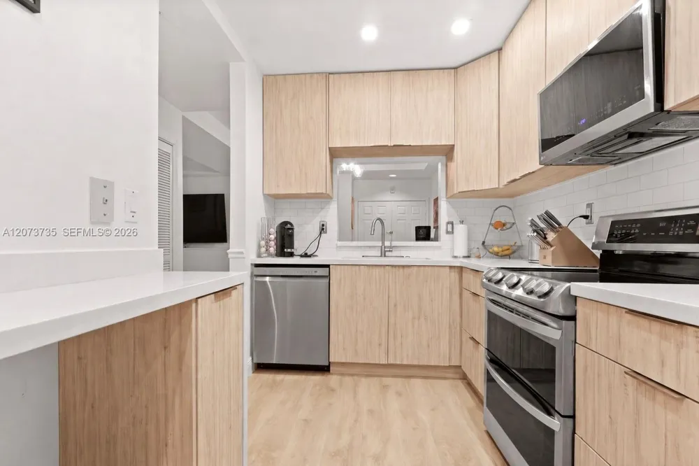 323 Navarre Ave #301 Coral Gables, FL 33134