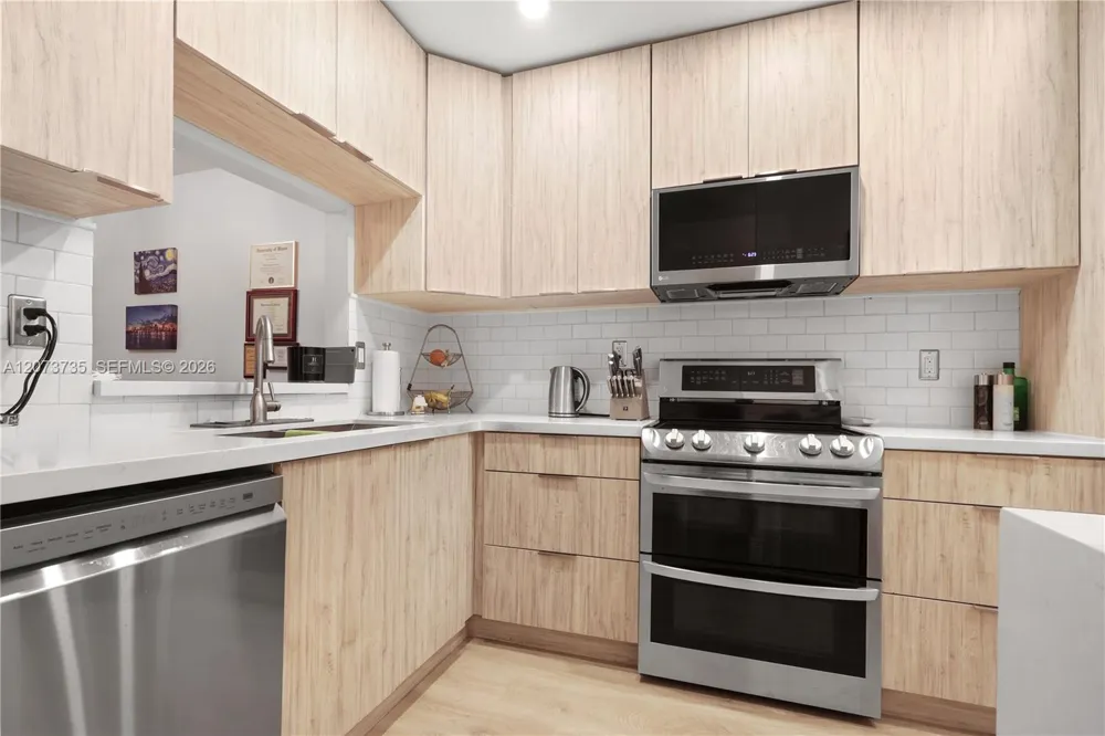 323 Navarre Ave #301 Coral Gables, FL 33134