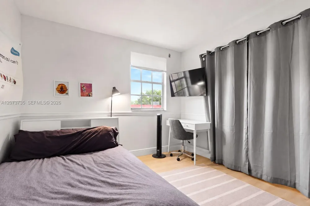 323 Navarre Ave #301 Coral Gables, FL 33134