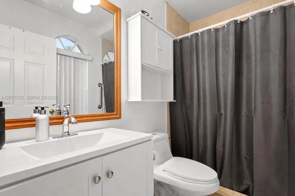 323 Navarre Ave #301 Coral Gables, FL 33134