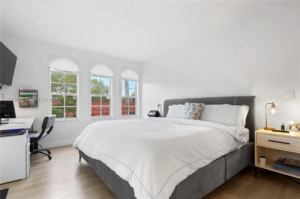 323 Navarre Ave #301 Coral Gables, FL 33134