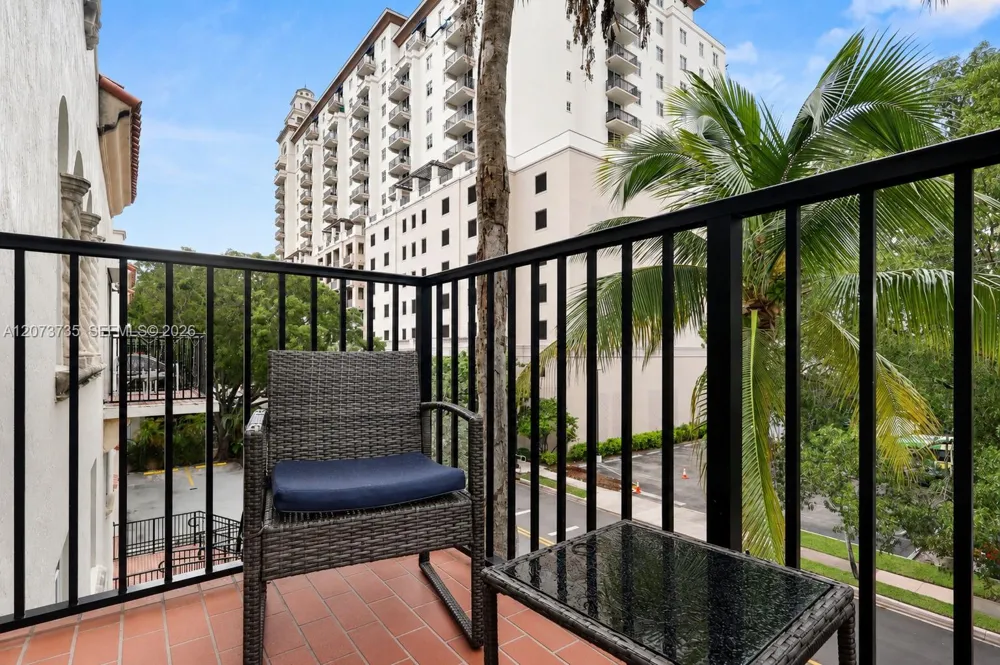 323 Navarre Ave #301 Coral Gables, FL 33134
