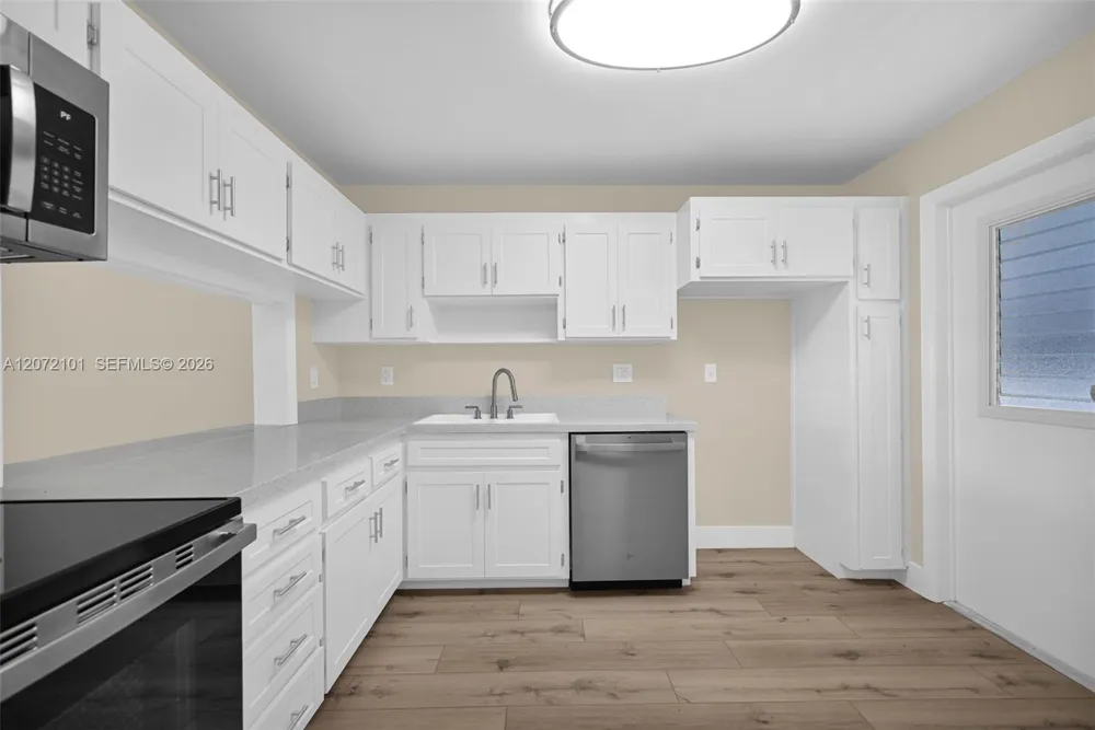 215 SE 3rd Ave #206B Hallandale Beach, FL 33009