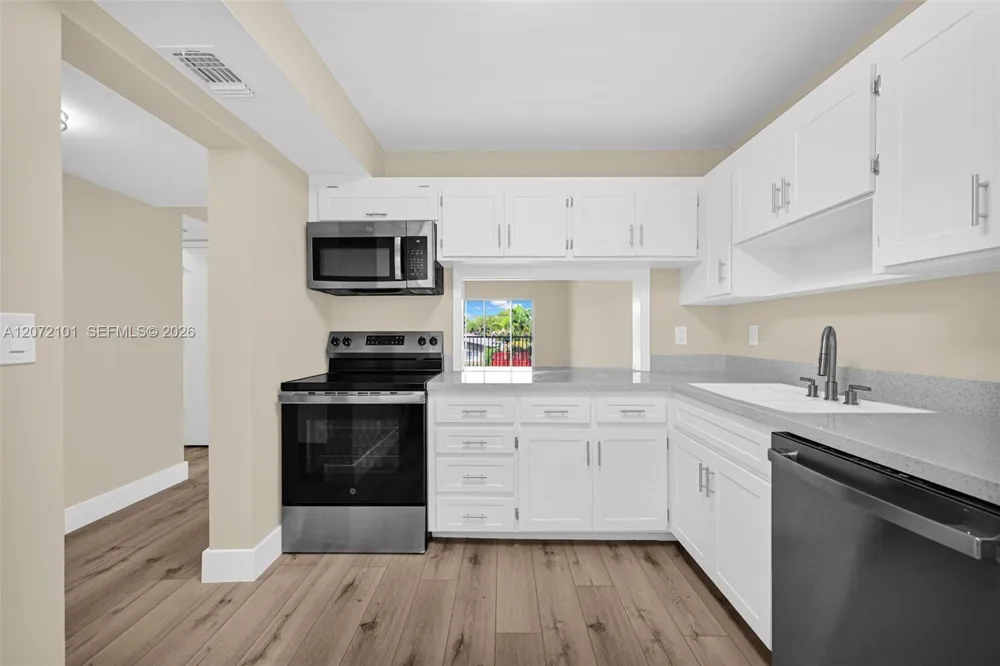215 SE 3rd Ave #206B Hallandale Beach, FL 33009