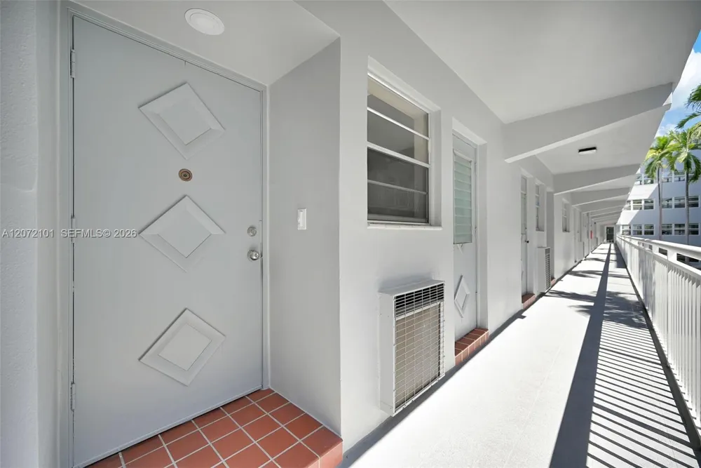 215 SE 3rd Ave #206B Hallandale Beach, FL 33009