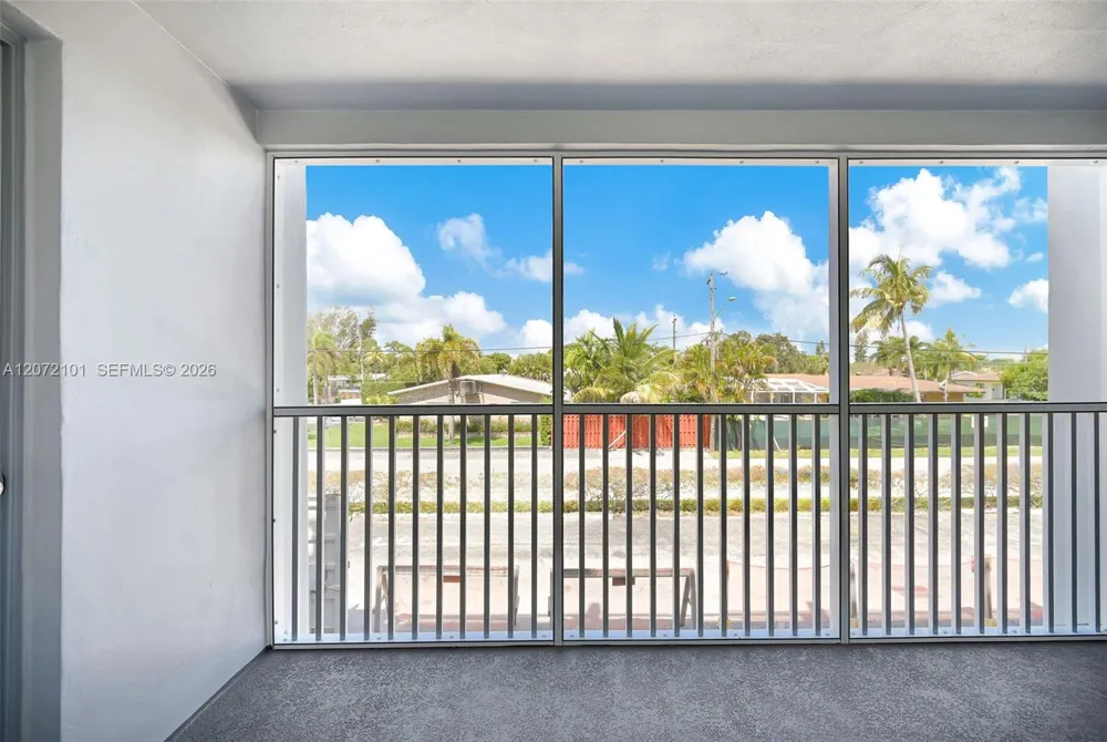 215 SE 3rd Ave #206B Hallandale Beach, FL 33009