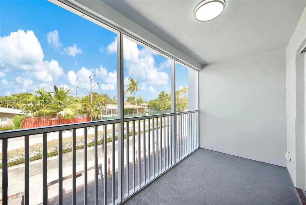 215 SE 3rd Ave #206B Hallandale Beach, FL 33009