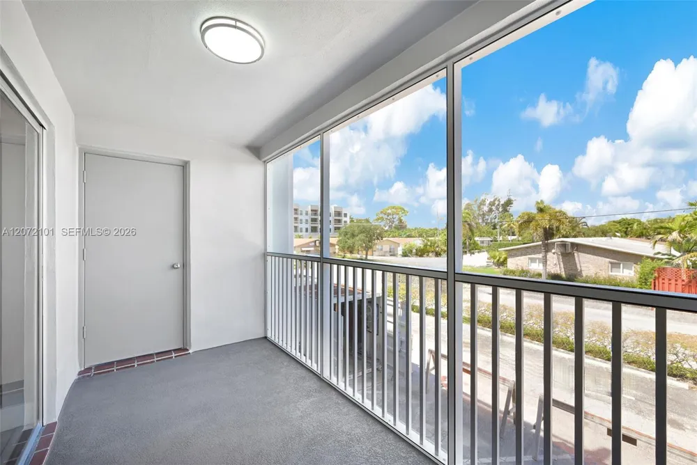 215 SE 3rd Ave #206B Hallandale Beach, FL 33009