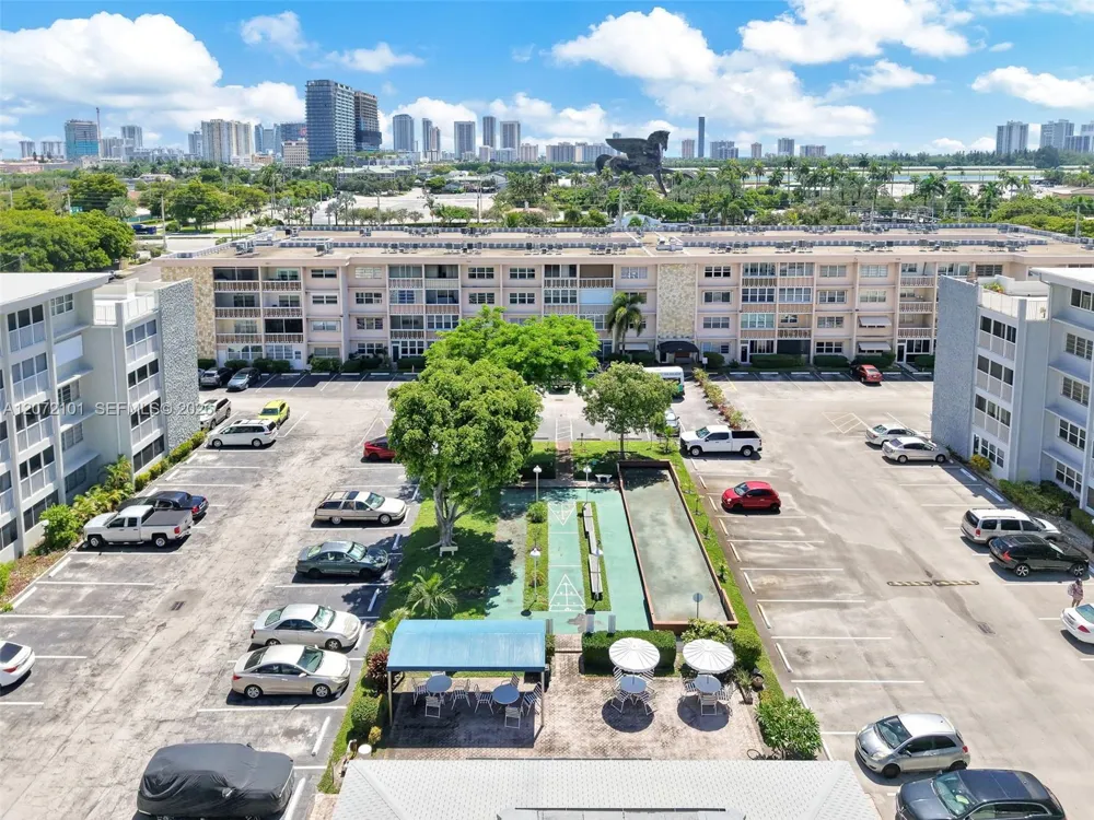 215 SE 3rd Ave #206B Hallandale Beach, FL 33009