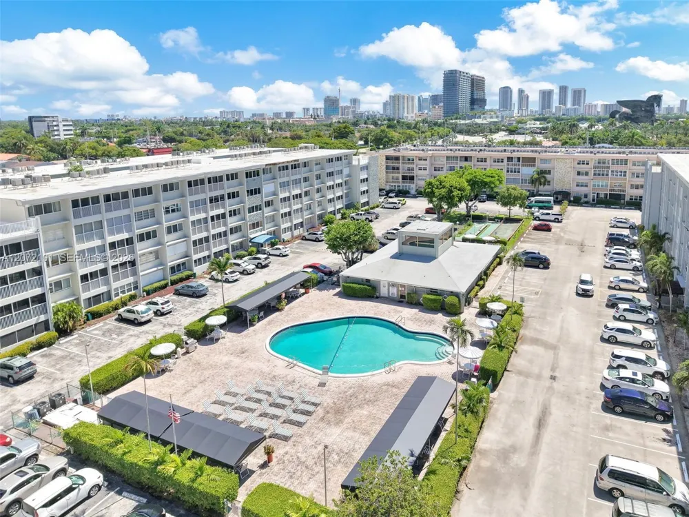 215 SE 3rd Ave #206B Hallandale Beach, FL 33009