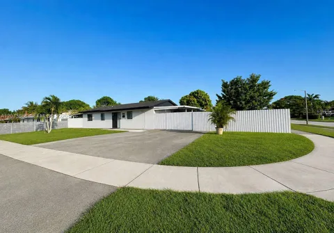 4860 NW 190th St