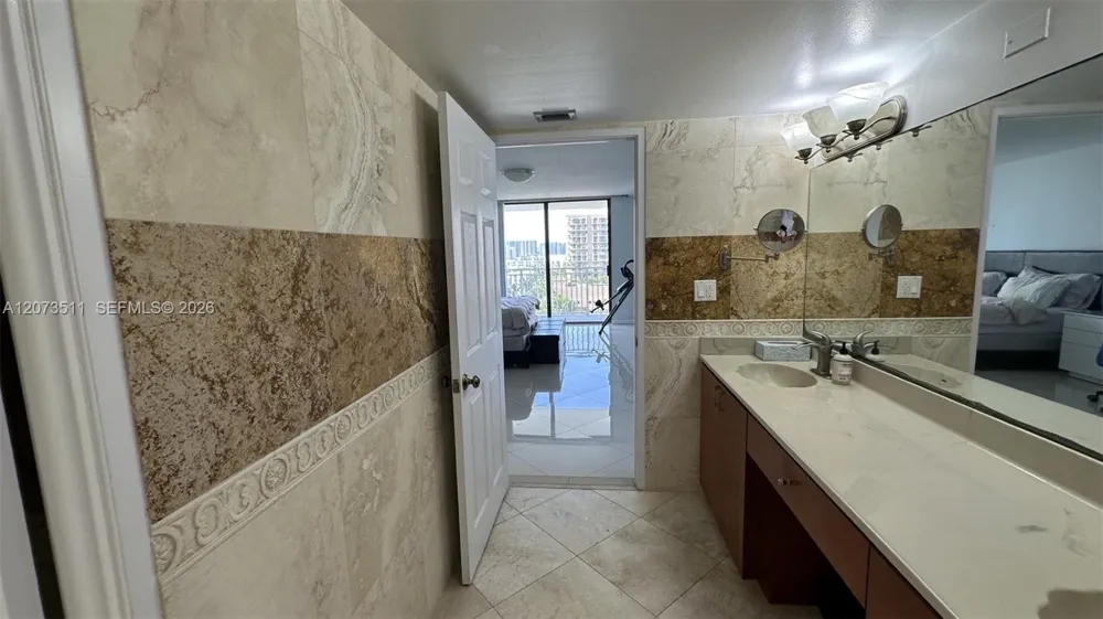 210 174th St #1119 Sunny Isles Beach, FL 33160