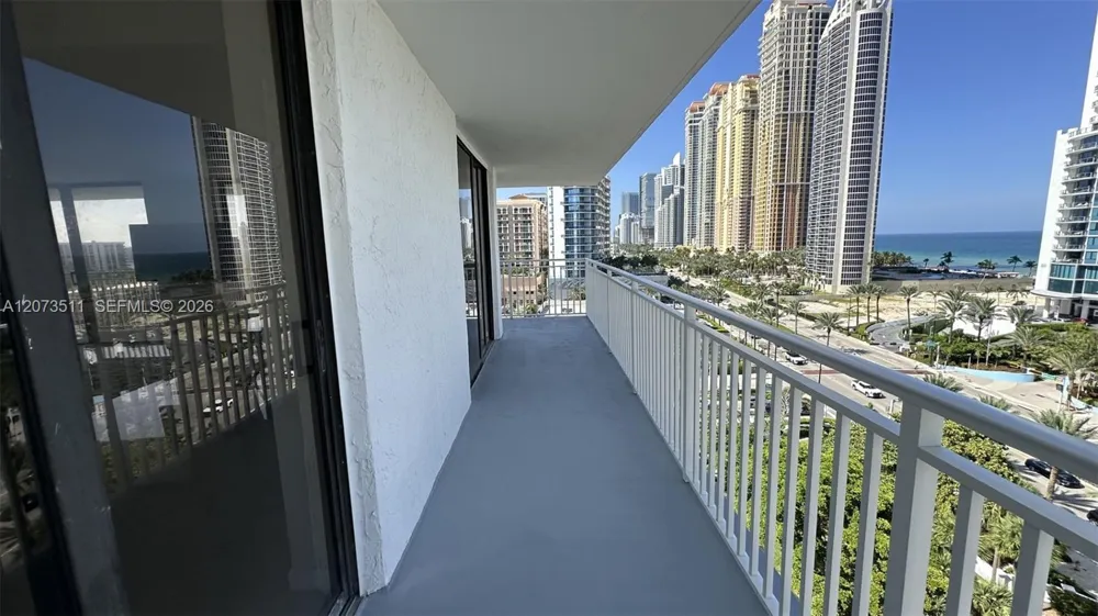 210 174th St #1119 Sunny Isles Beach, FL 33160