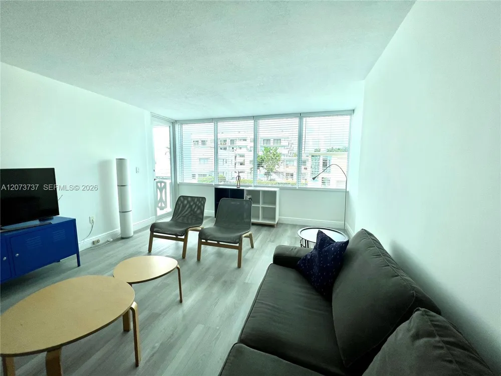 8233 Harding Ave #204 Miami Beach, FL 33141