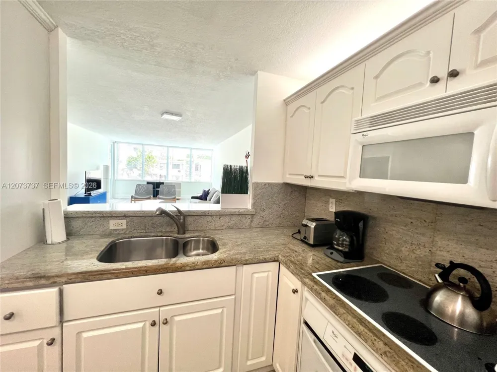 8233 Harding Ave #204 Miami Beach, FL 33141