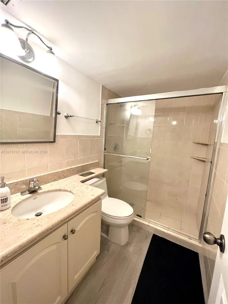8233 Harding Ave #204 Miami Beach, FL 33141