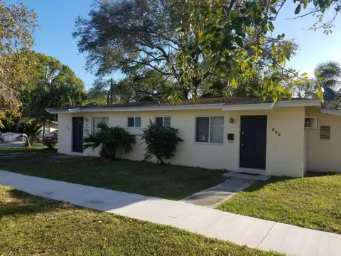 300 SW 10TH AVENUE