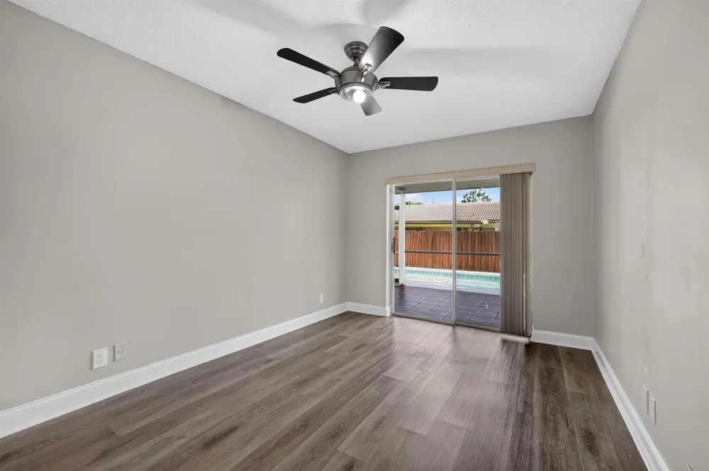 7823 NW 40TH STREET Coral Springs, FL 33065