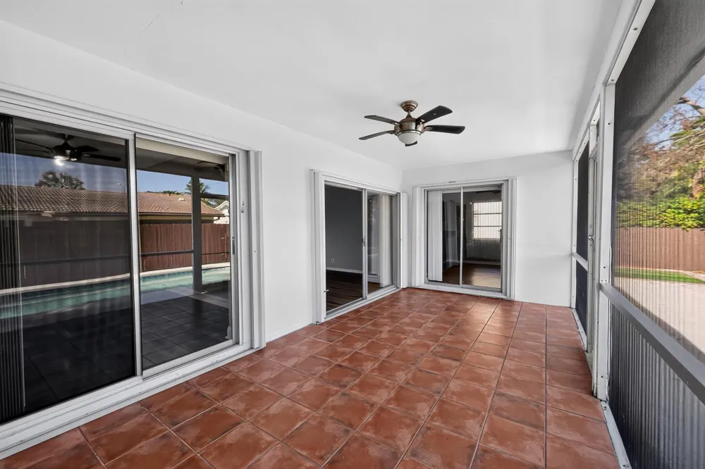 7823 NW 40TH STREET Coral Springs, FL 33065