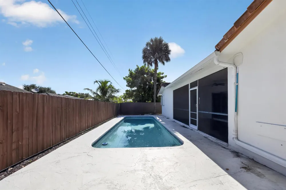 7823 NW 40TH STREET Coral Springs, FL 33065