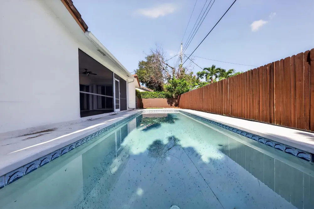 7823 NW 40TH STREET Coral Springs, FL 33065