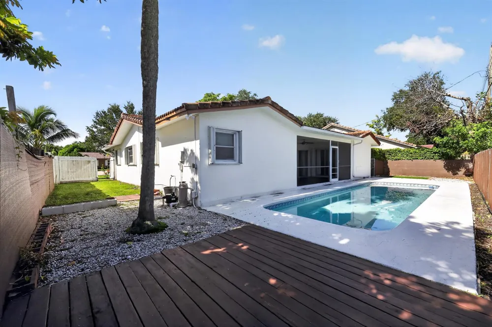7823 NW 40TH STREET Coral Springs, FL 33065