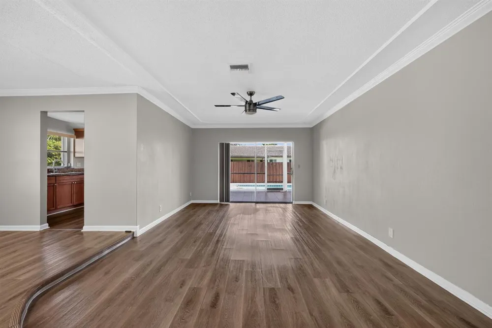 7823 NW 40TH STREET Coral Springs, FL 33065