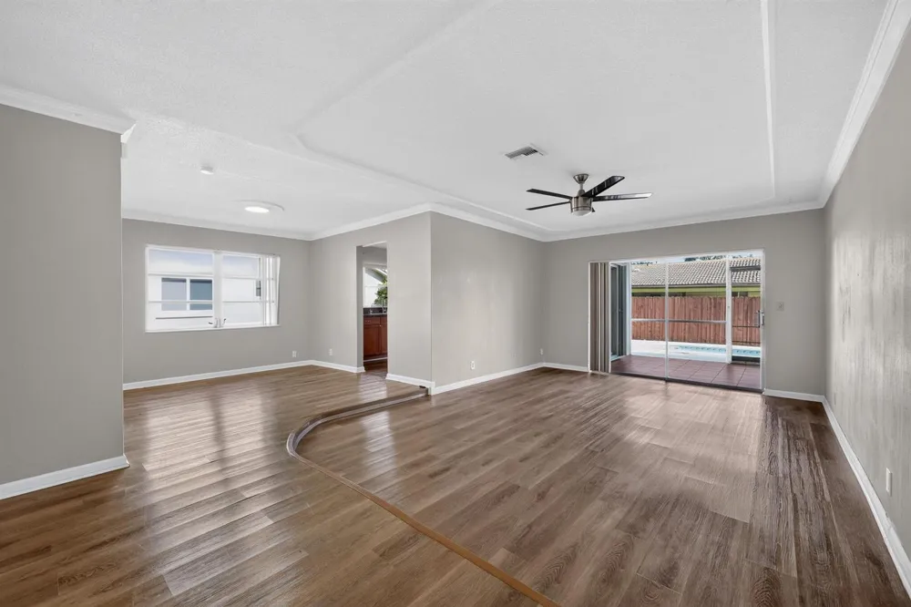 7823 NW 40TH STREET Coral Springs, FL 33065