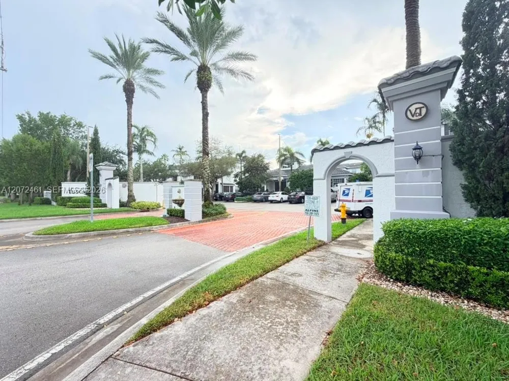 701 SW 148th Ave #104 Sunrise, FL 33325