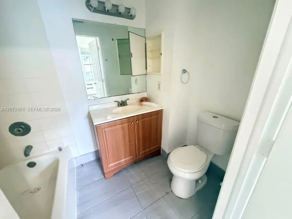 701 SW 148th Ave #104 Sunrise, FL 33325
