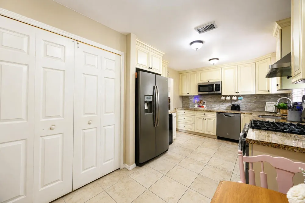 397 SW RAY AVENUE Port St. Lucie, FL 34983