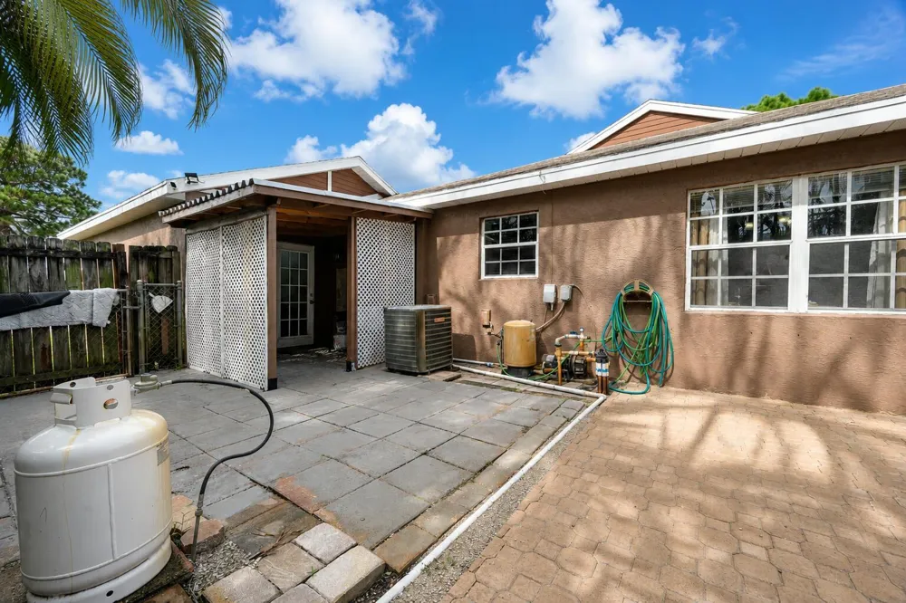397 SW RAY AVENUE Port St. Lucie, FL 34983