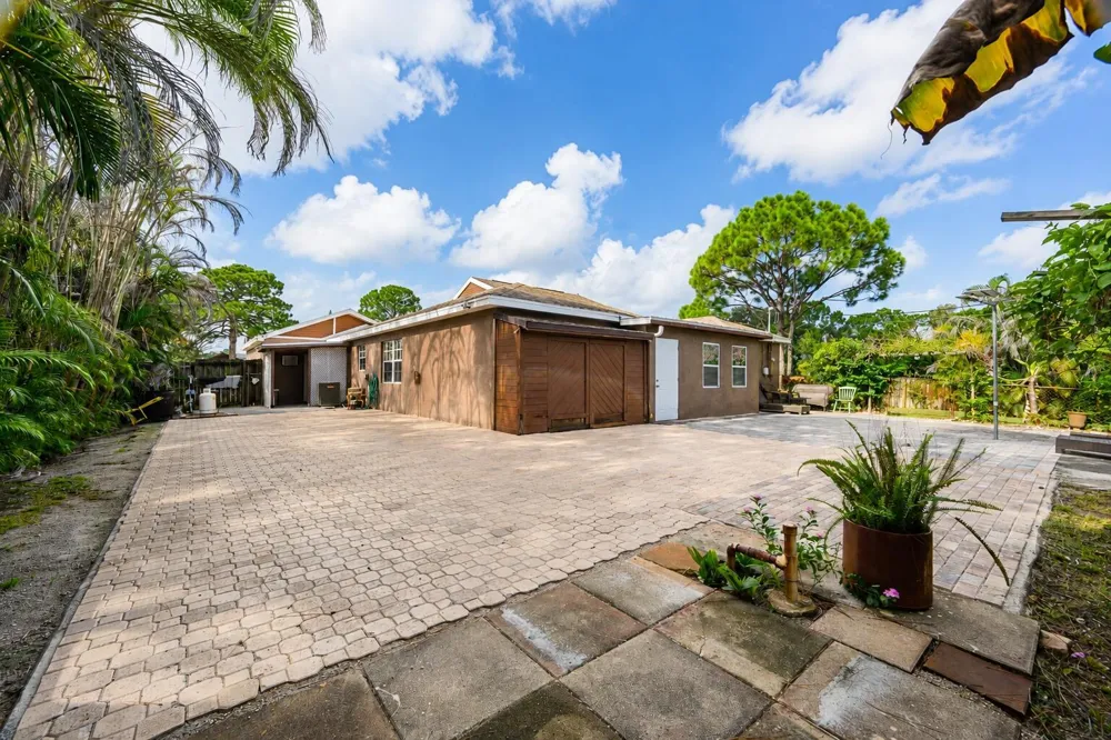 397 SW RAY AVENUE Port St. Lucie, FL 34983