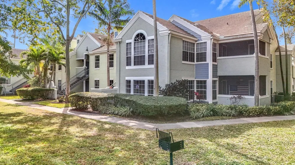 1020 CRYSTAL WAY #M Delray Beach, FL 33444