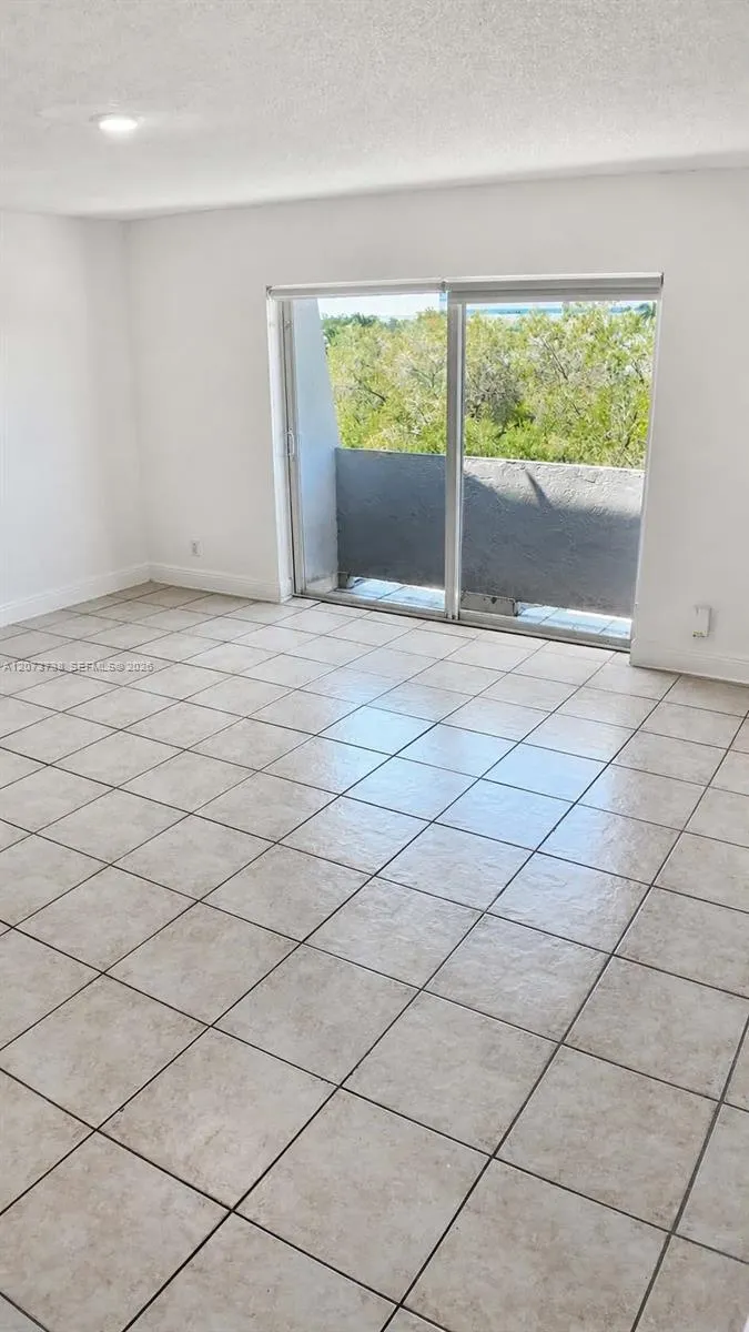 11120 SW 196th St #B411 Cutler Bay, FL 33157