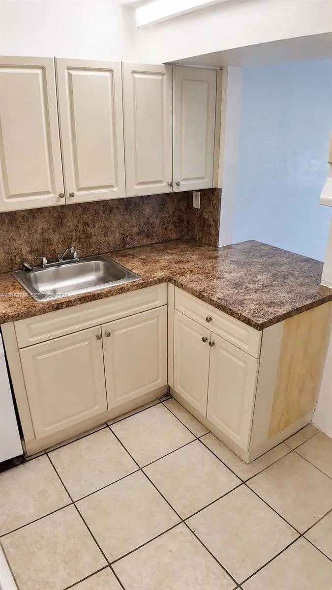 11120 SW 196th St #B411 Cutler Bay, FL 33157