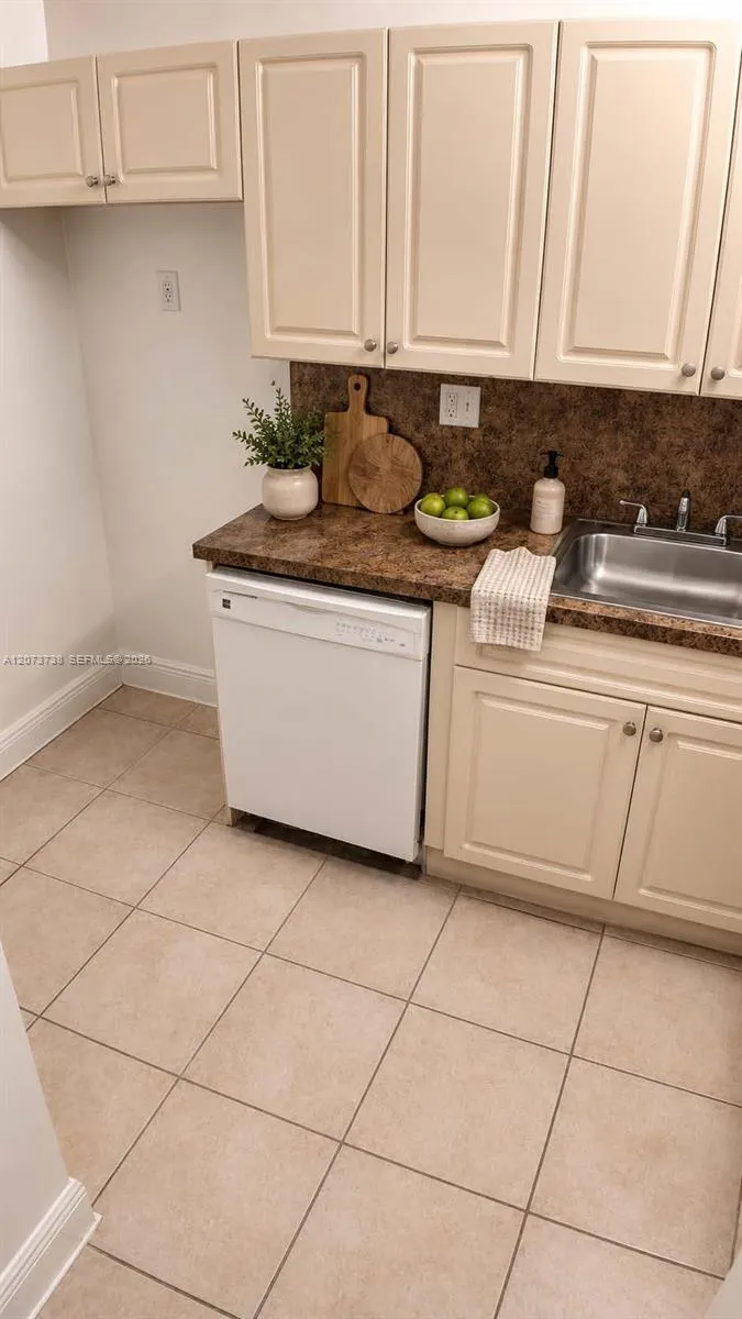 11120 SW 196th St #B411 Cutler Bay, FL 33157