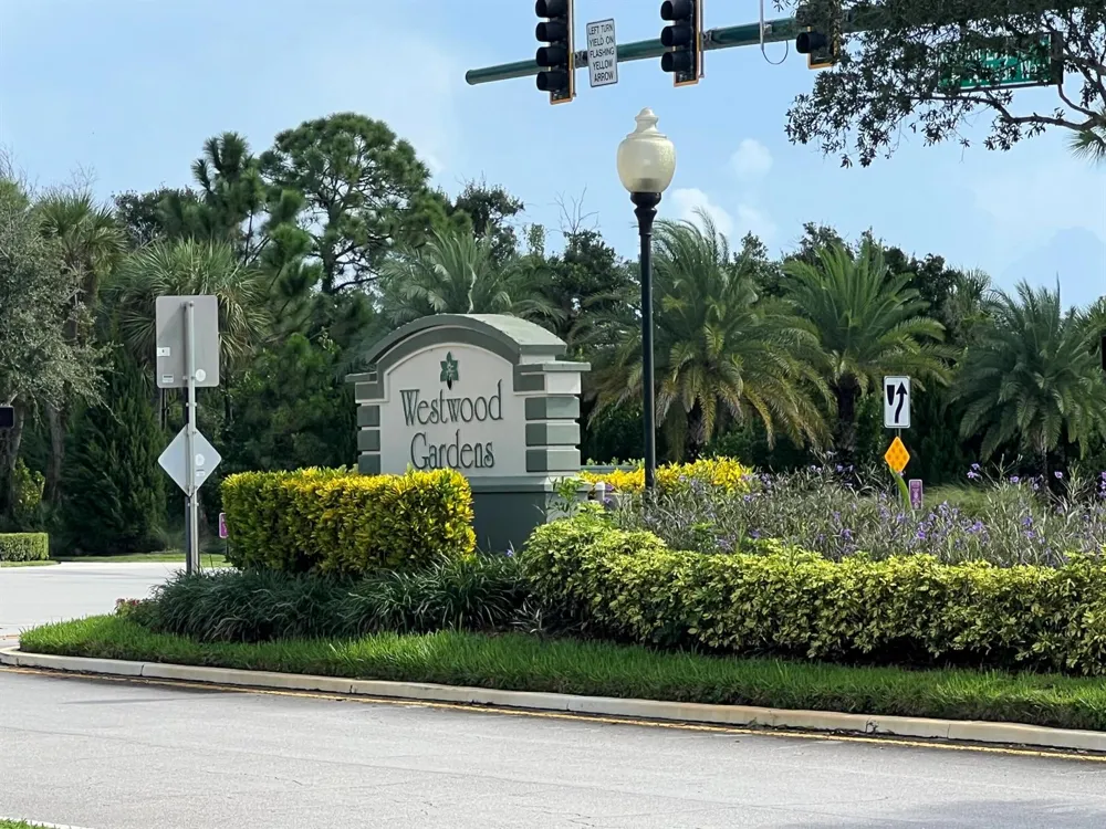5305 EAGLE LAKE DRIVE Palm Beach Gardens, FL 33418